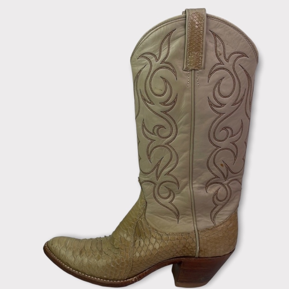 Woman's Western Boots, by Dan Post, Cowboy Snake Skin Cowboy Boots Sz 7A NARROW
